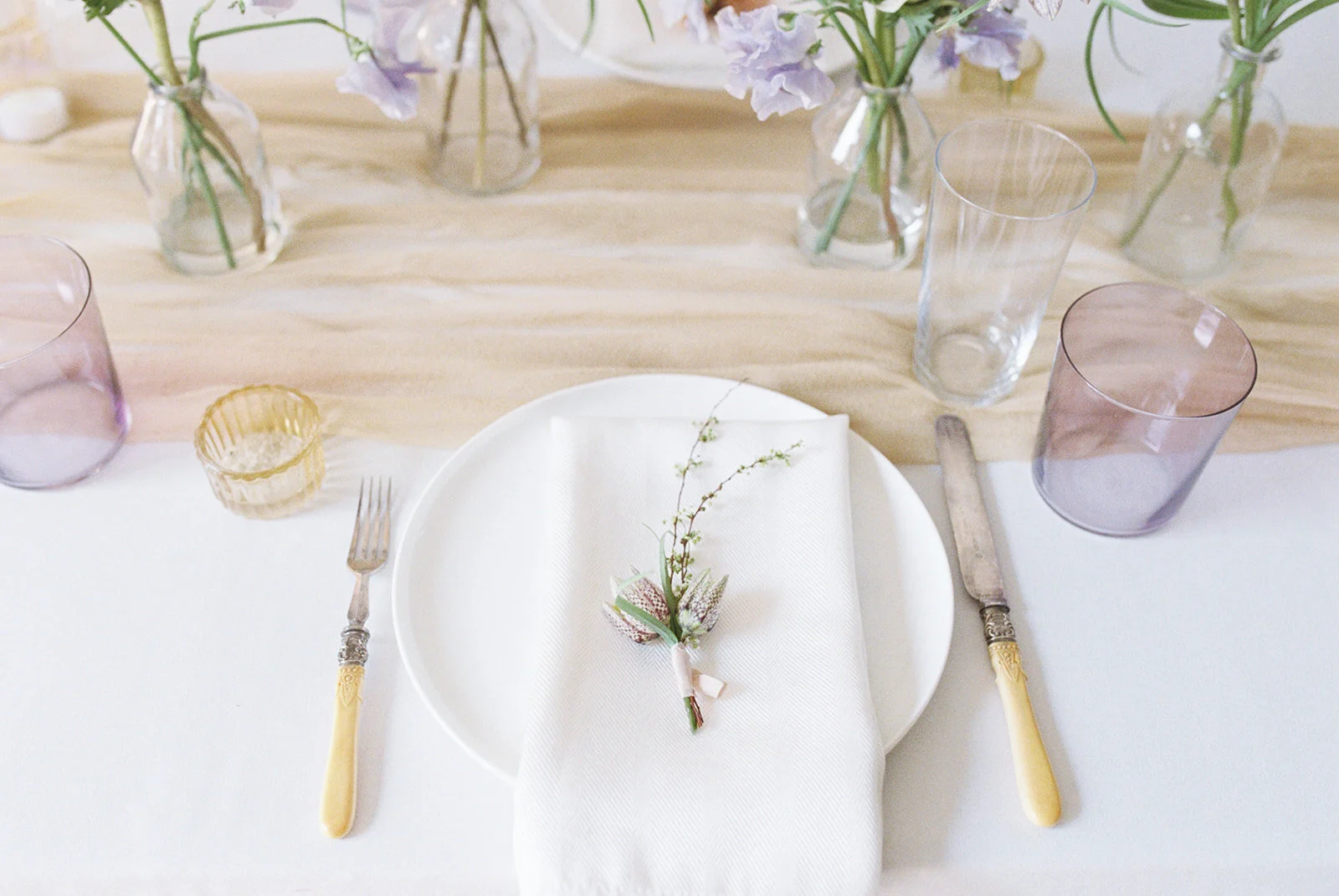 Ashley-Fox-Tablescapes-Fireplace-Arrangements-Marit-Williams-Photography-67.jpg