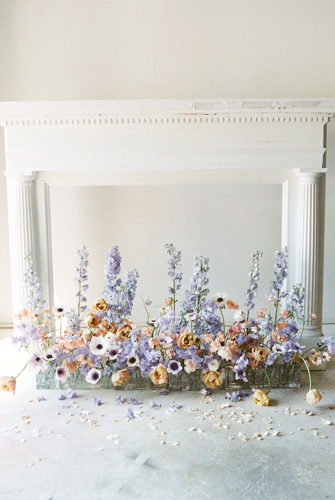 Ashley-Fox-Tablescapes-Fireplace-Arrangements-Marit-Williams-Photography-44.jpg