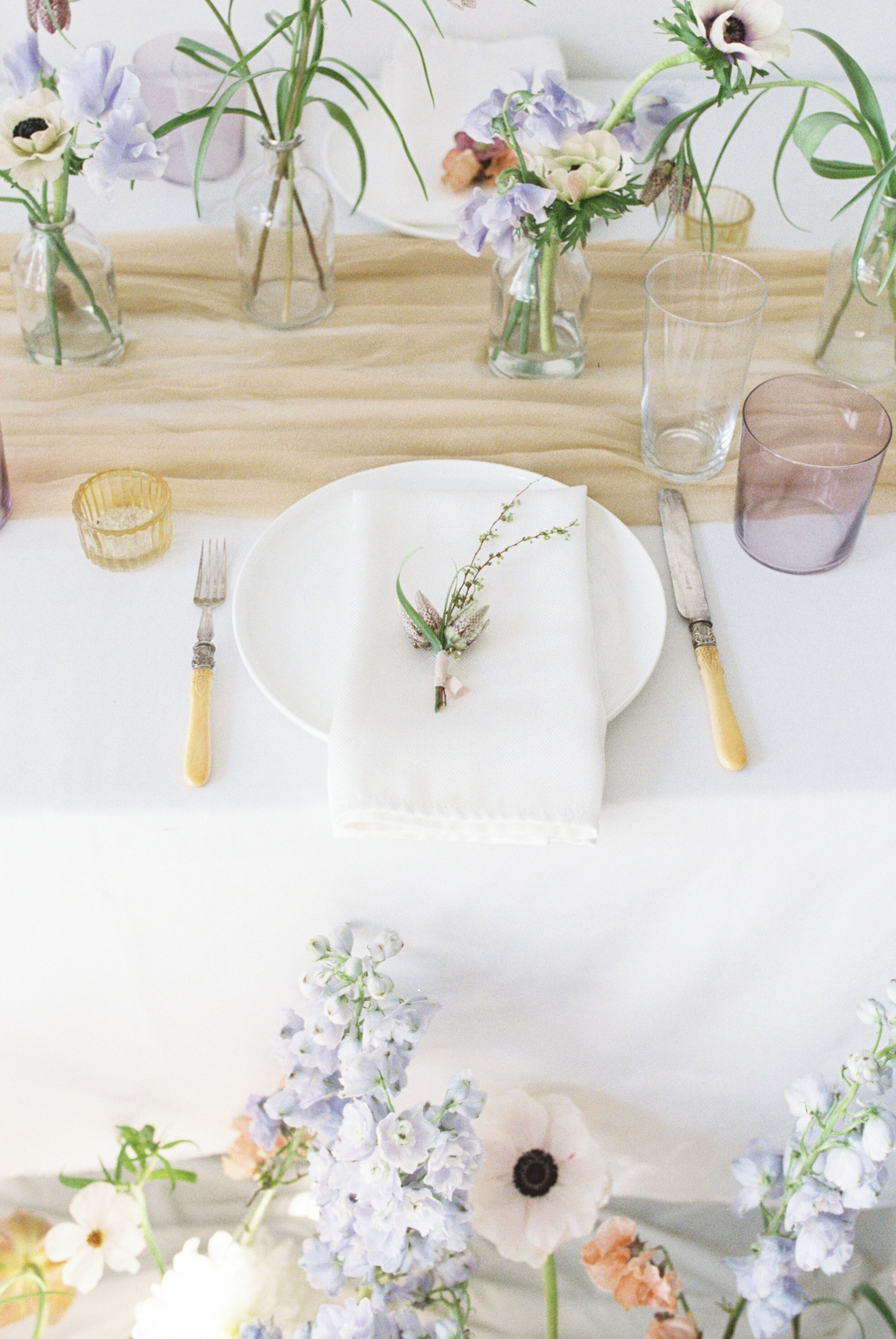 Ashley-Fox-Tablescapes-Fireplace-Arrangements-Marit-Williams-Photography-69.jpg