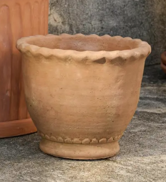 Terra planter mix of styles 6" D x 7" H $5 (10)