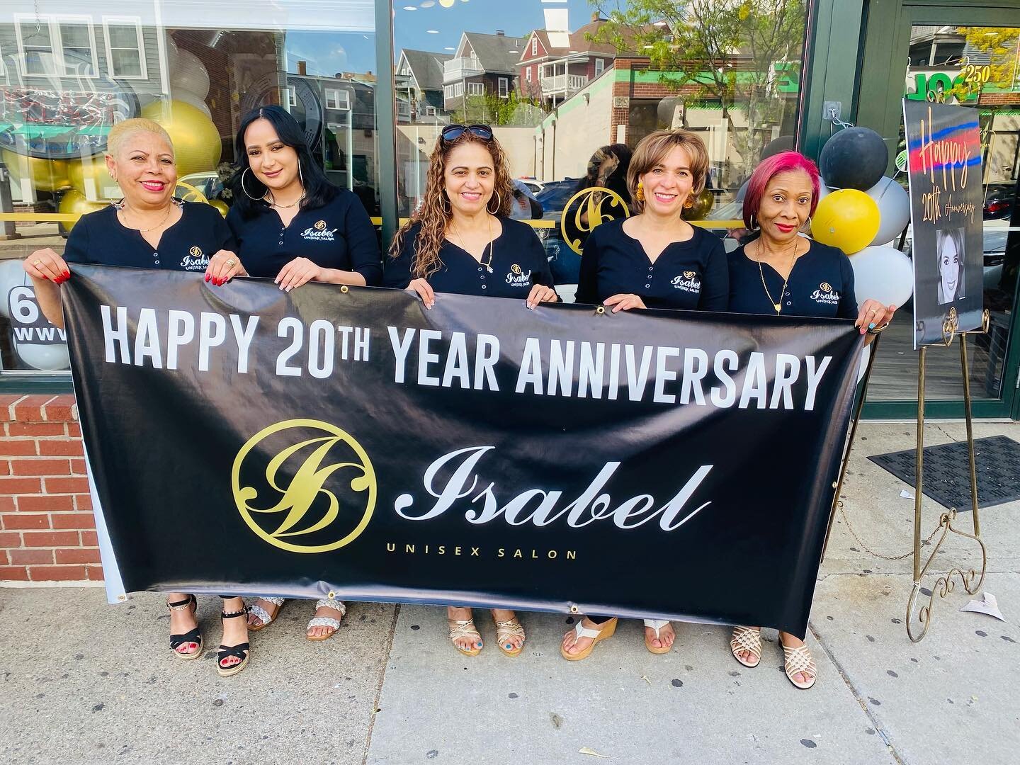 Celebrating 20 yrs in business in Dorchester. We honor Isabel Unisex Salon for holding down the block on Bowdoin Street! Stop by and wish them happy anniversary. 

#anniversay #unisex #hairsalon #shoplocal #capeverdean #kriola #smallbusiness #celebra