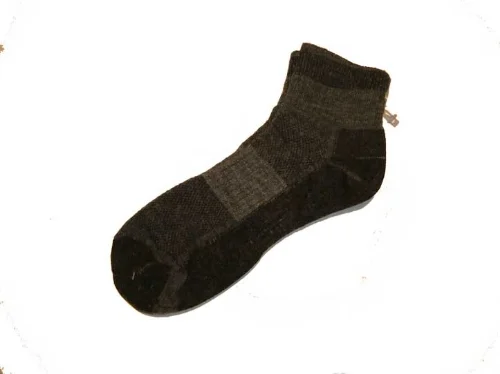 WrightMerinoTrailQtrGrey.jpg