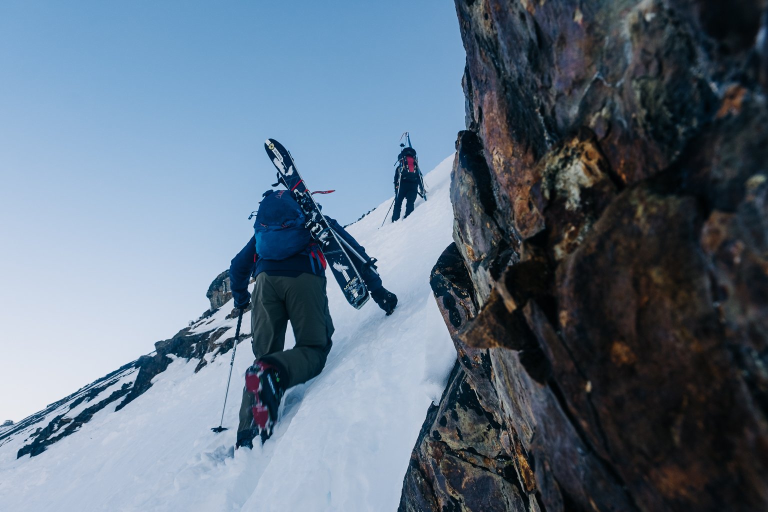 20230315-19_CMeder_XT20_Kees_and_Claire_Hut_Skiing_with_Ruffs-909.jpg