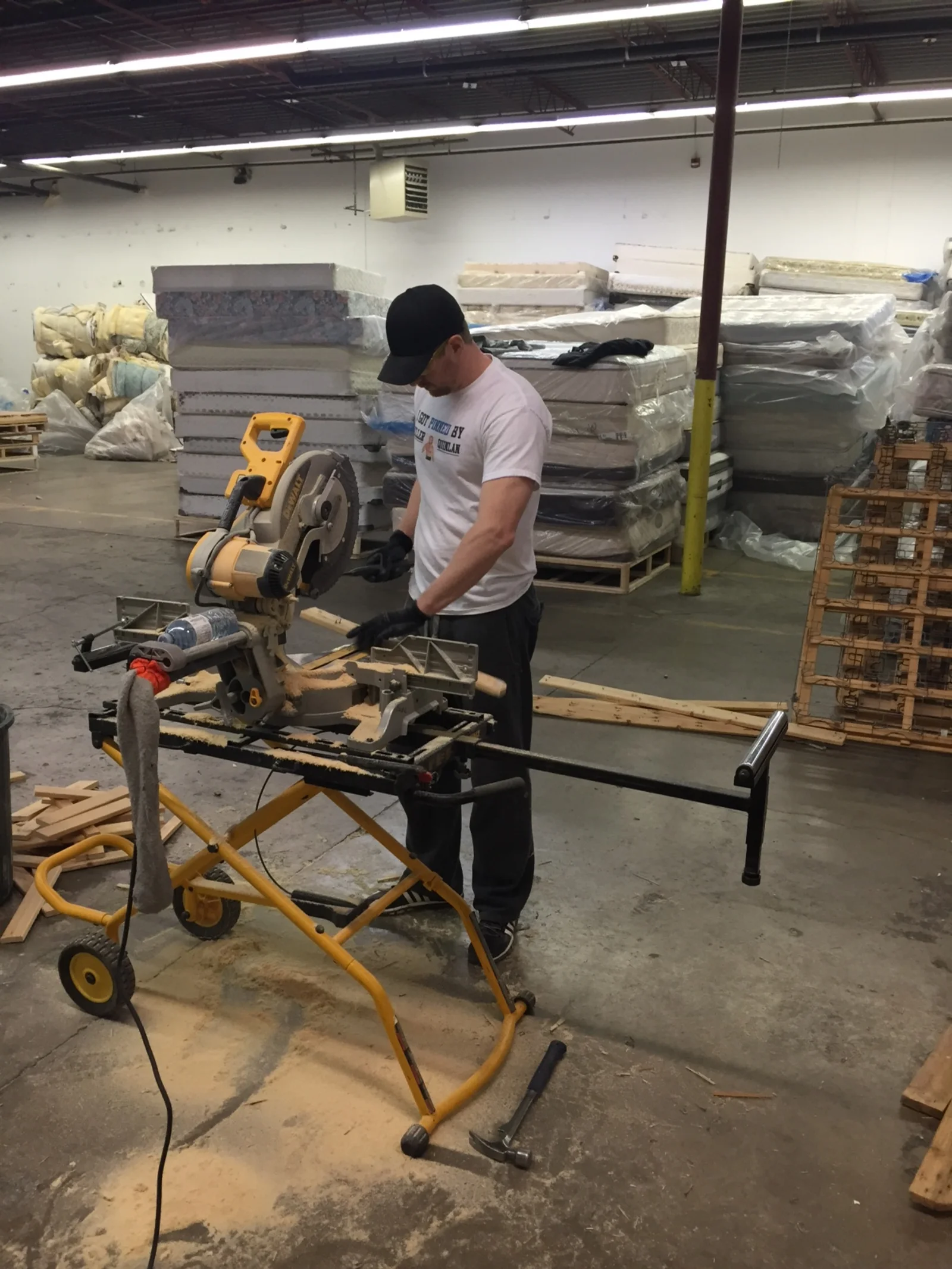 Re-Matt Team Recycling Wood from Box-Springs