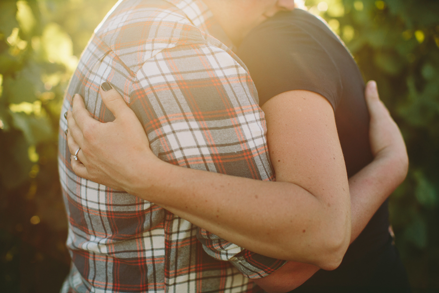 Dundee-Oregon-Engagement-Photographs-12.jpg