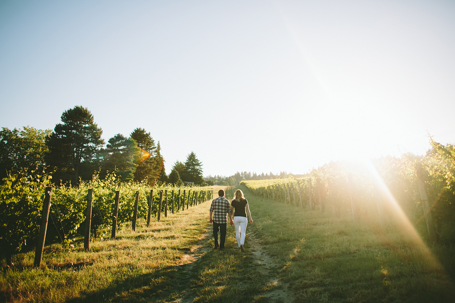 Dundee-Oregon-Engagement-Photographs-15.jpg