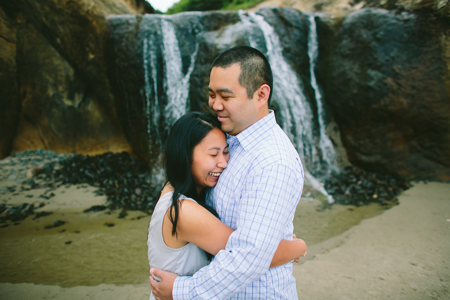 Cannon-Beach-Engagement-Photographs-2.jpg