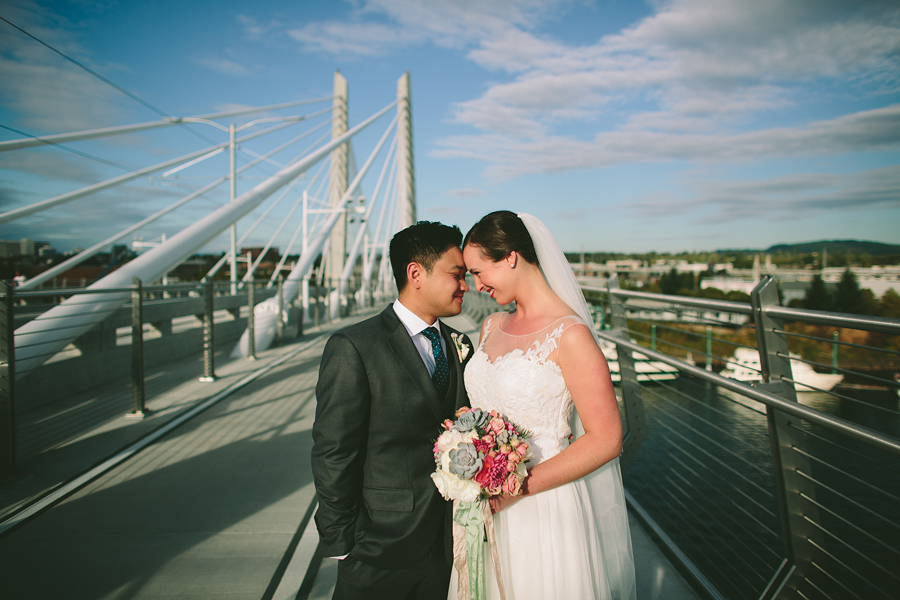 Tilikum-Crossing-Wedding-Photographs-2.jpg