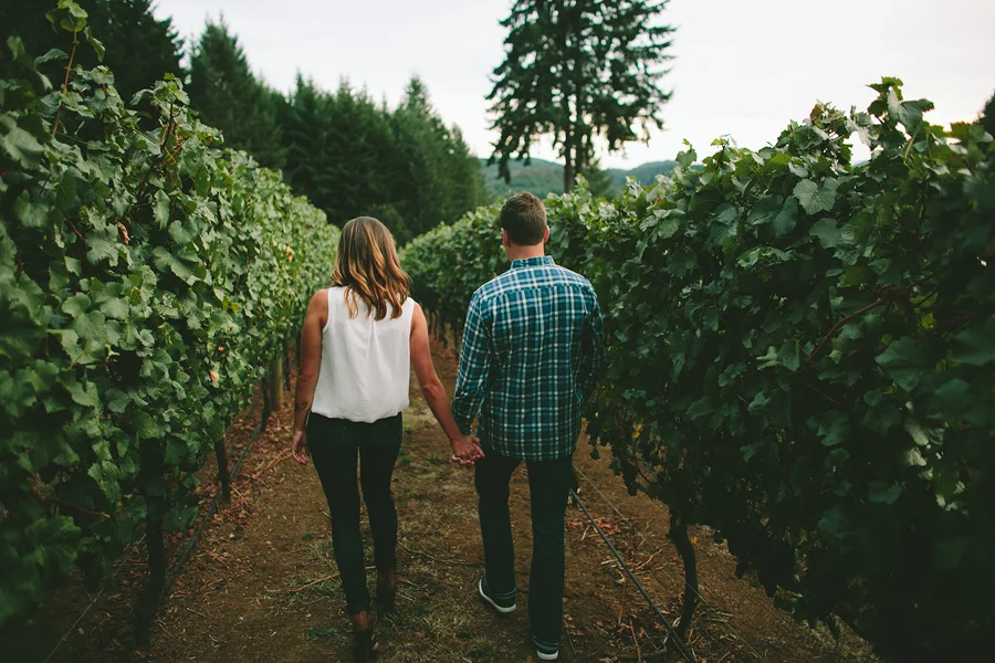 Willamette-Valley-Engagement-Photographs-17.jpg