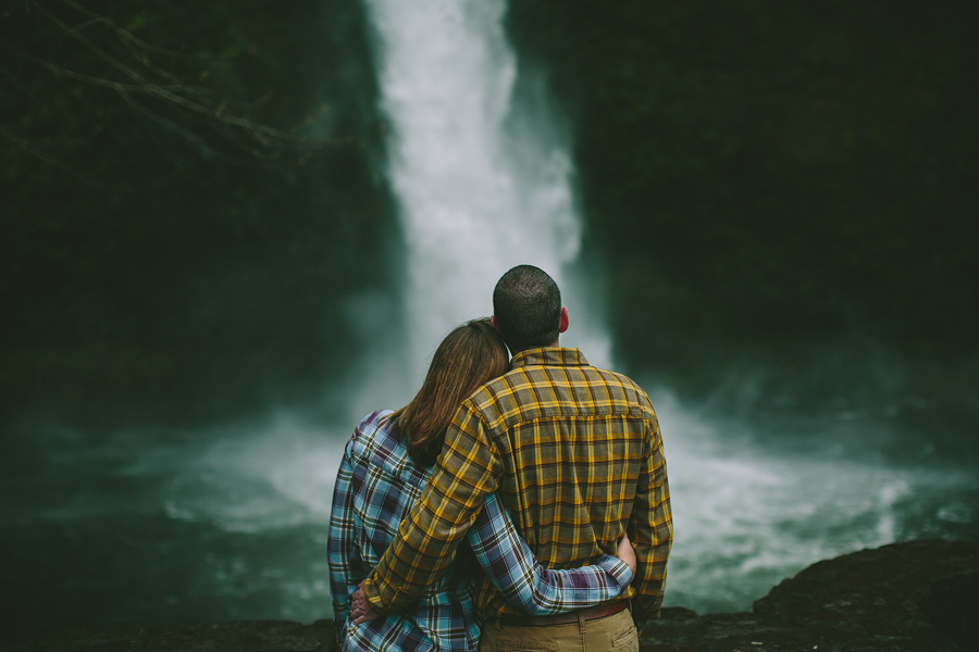 Horsetail-Falls-Engagement-Photographs-4.jpg