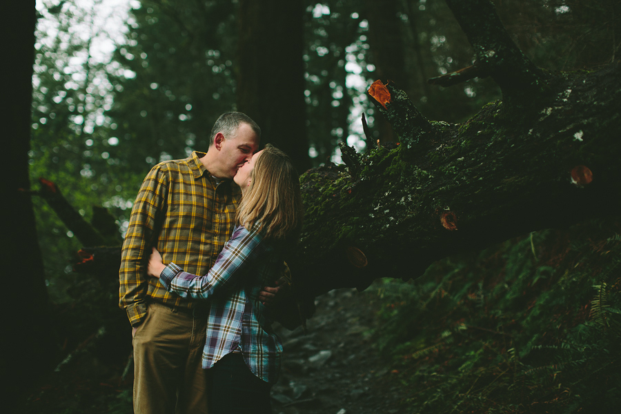 Horsetail-Falls-Engagement-Photographs-5.jpg