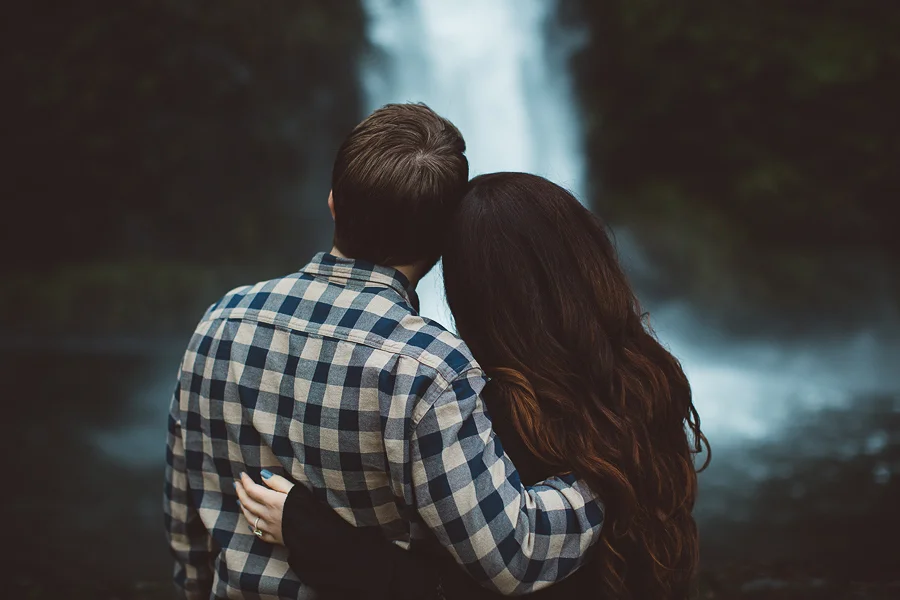 Horsetail-Falls-Engagement-Photos-3.jpg