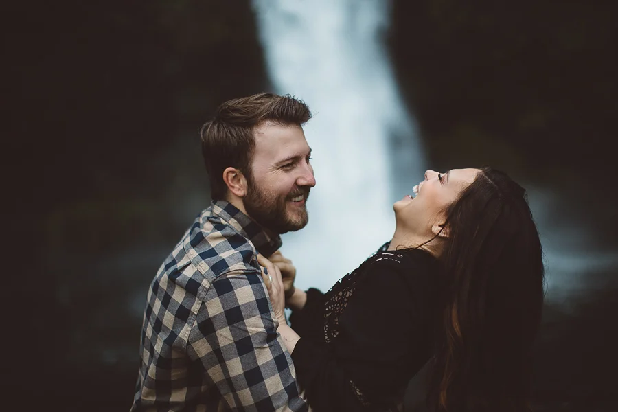 Horsetail-Falls-Engagement-Photos-8.jpg
