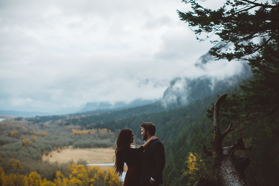 Horsetail-Falls-Engagement-Photos-13.jpg