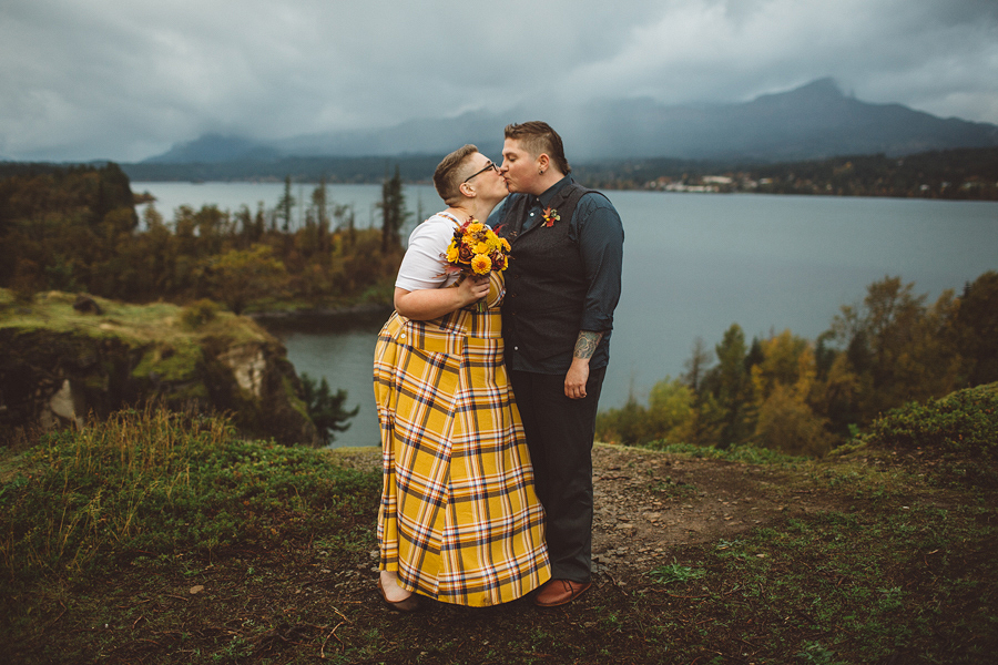 Columbia-River-Gorge-Wedding-9.jpg