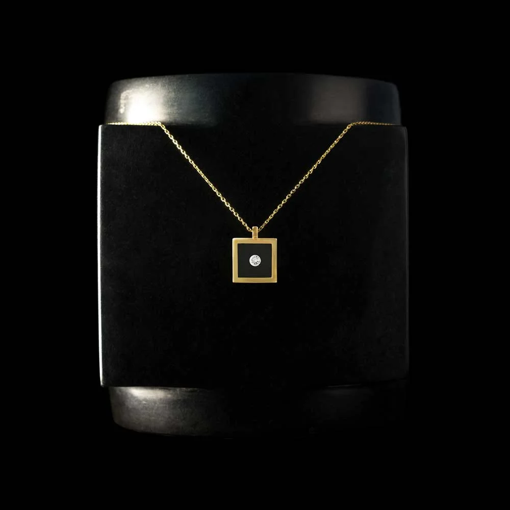 PASCAL-MORABITO-Cube-Diamant-Libre-Or-1.jpg
