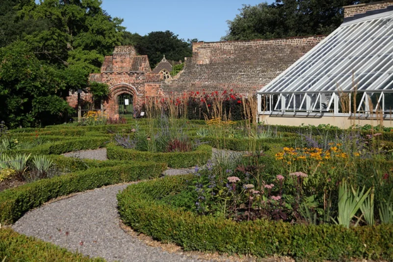 fulham_palace_walled_garden.jpg