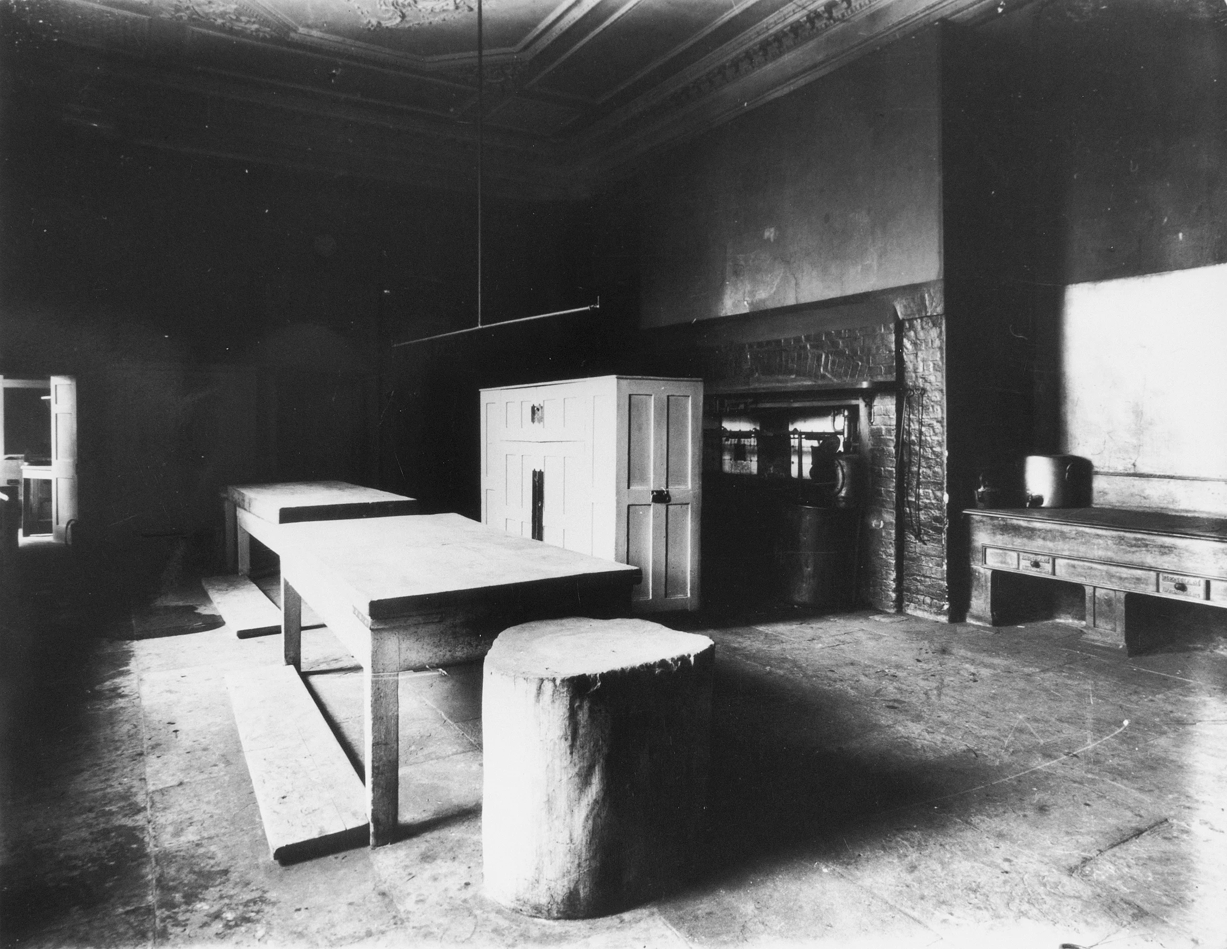 fulham_palace_peep_behind_the_scenes.jpg