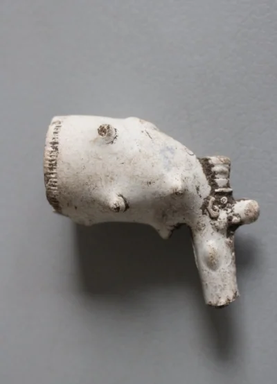 The derelict Ally Sloper clay pipe seen from the profile