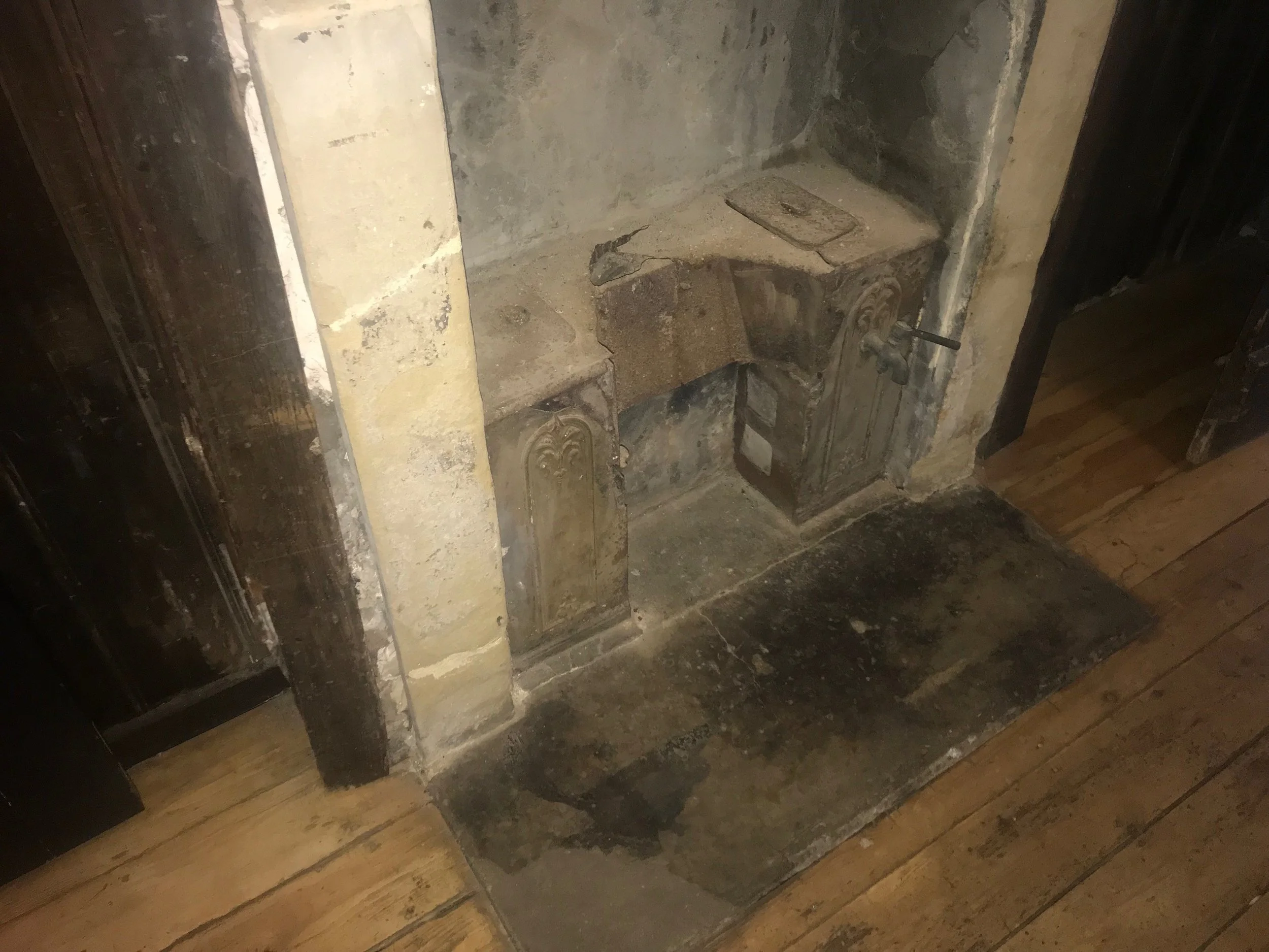 Here is a view of the range including the tap