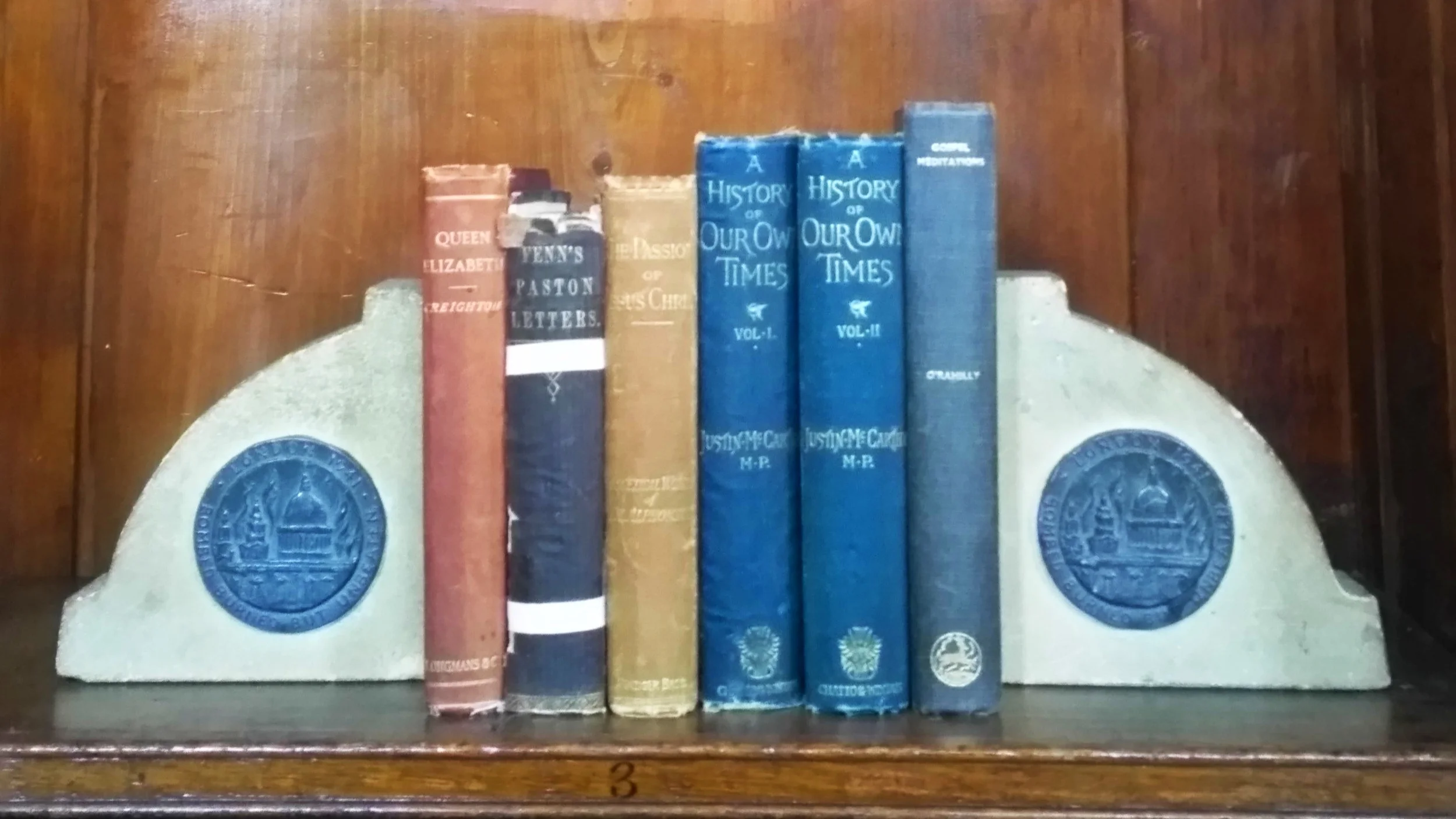 The bookends in situ in the Porteus library