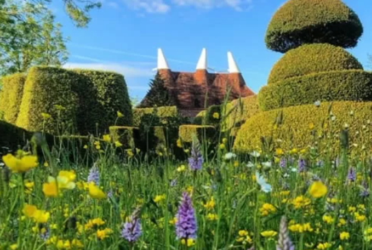 Volunteer coach trip to Great Dixter House and Gardens
