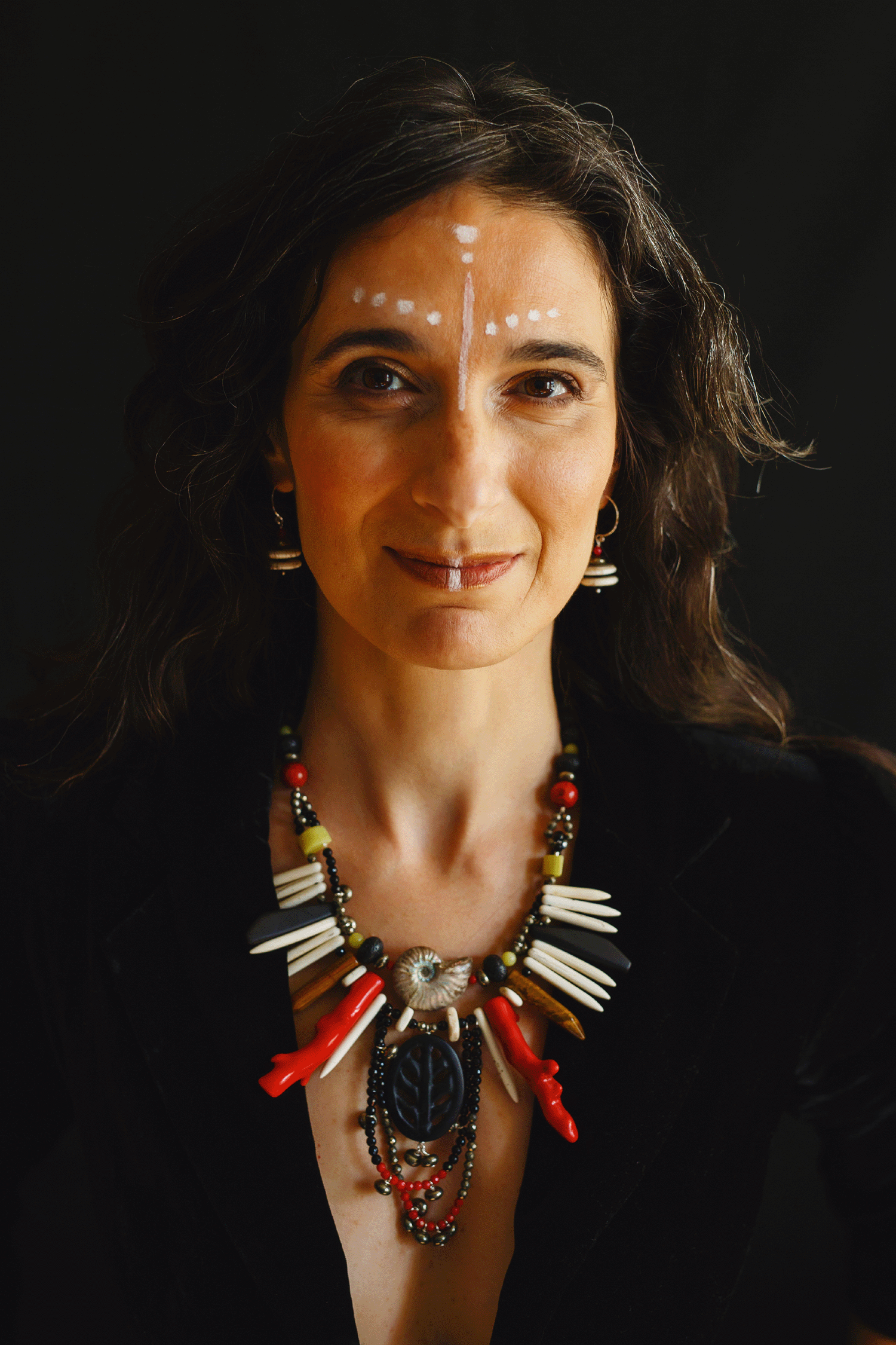 nomad-collar-earthl-katherine-bree-jewellery-model.gif