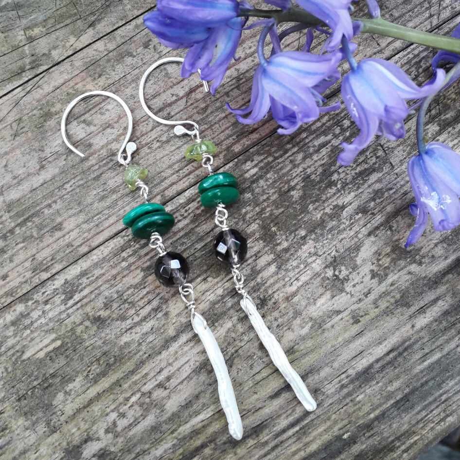 Win a pair of delicate long drop gemstone earrings in my May prize draw. Created with Malachite, Peridot, Smoky Quartz, stick Pearls and Sterling Silver.
Subscribe to my newsletter for details of how to enter. Link in Bio.

www.katherinebree.com/sign