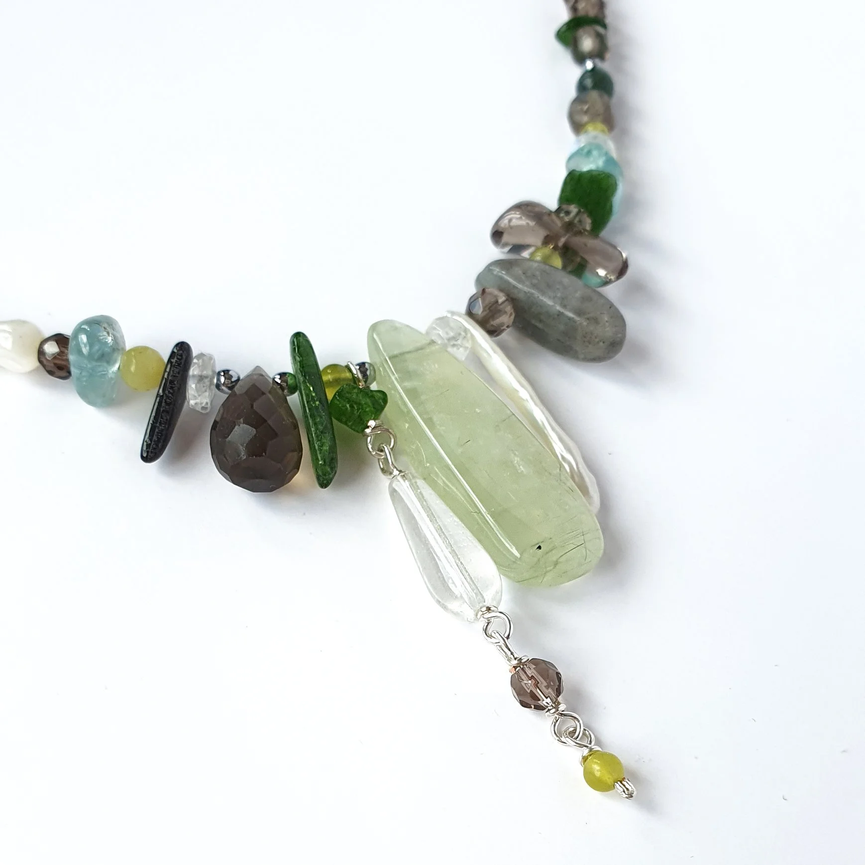 bree-jewellery-daybreak-necklace-dawn-white-detail.jpg