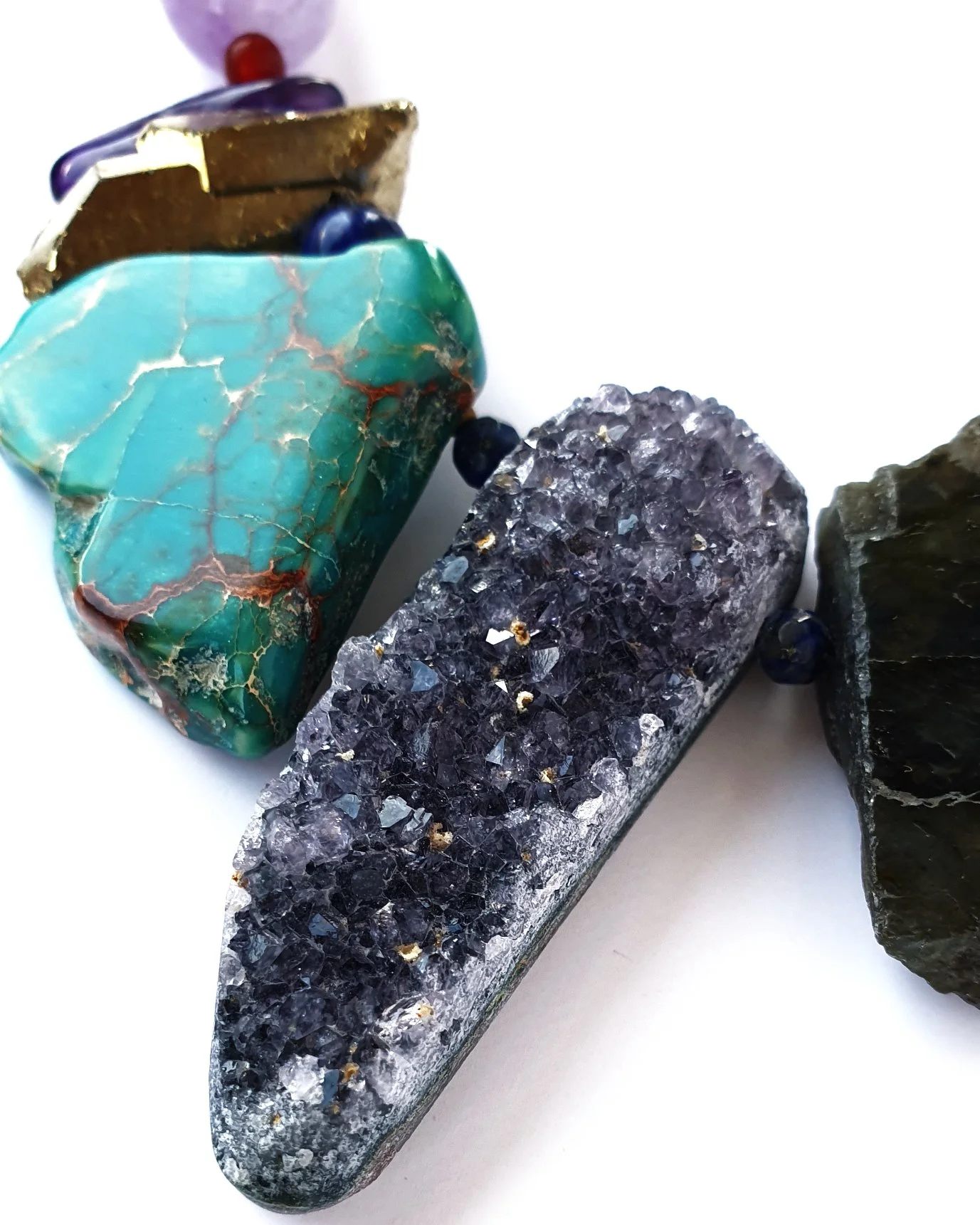 bree-jewellery-rock-necklace-twilight-4by5-white-detail.jpg
