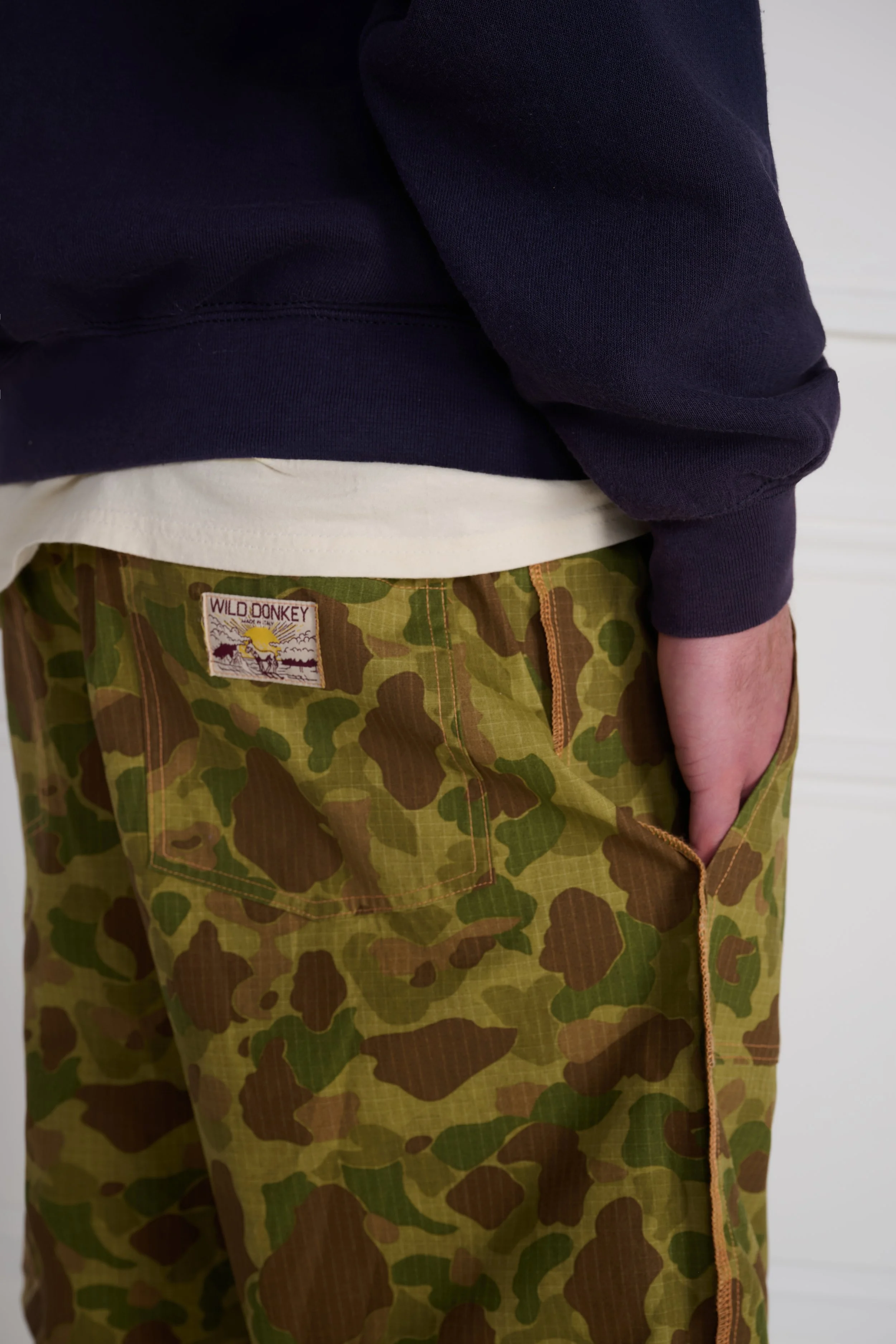 MALLARD CREWNECK NAVY 9867 copy.jpg