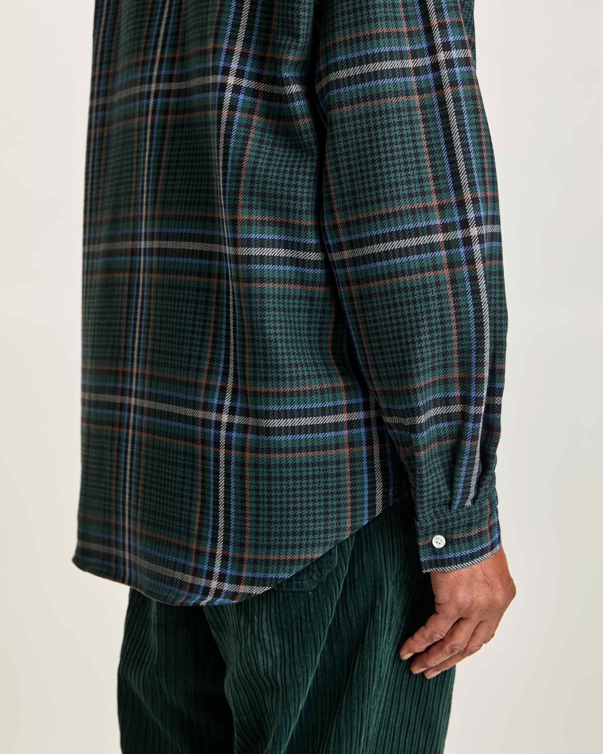 LAPAZ_AW25_CARVALHO_DARK_GREEN_CHECKS_LB_1.jpg