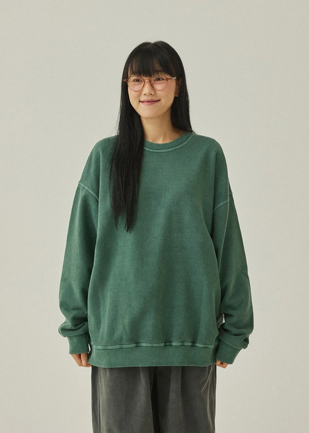 PIGMENT-SWEAT-SHIRT_DEEP-GREEN.2.jpg