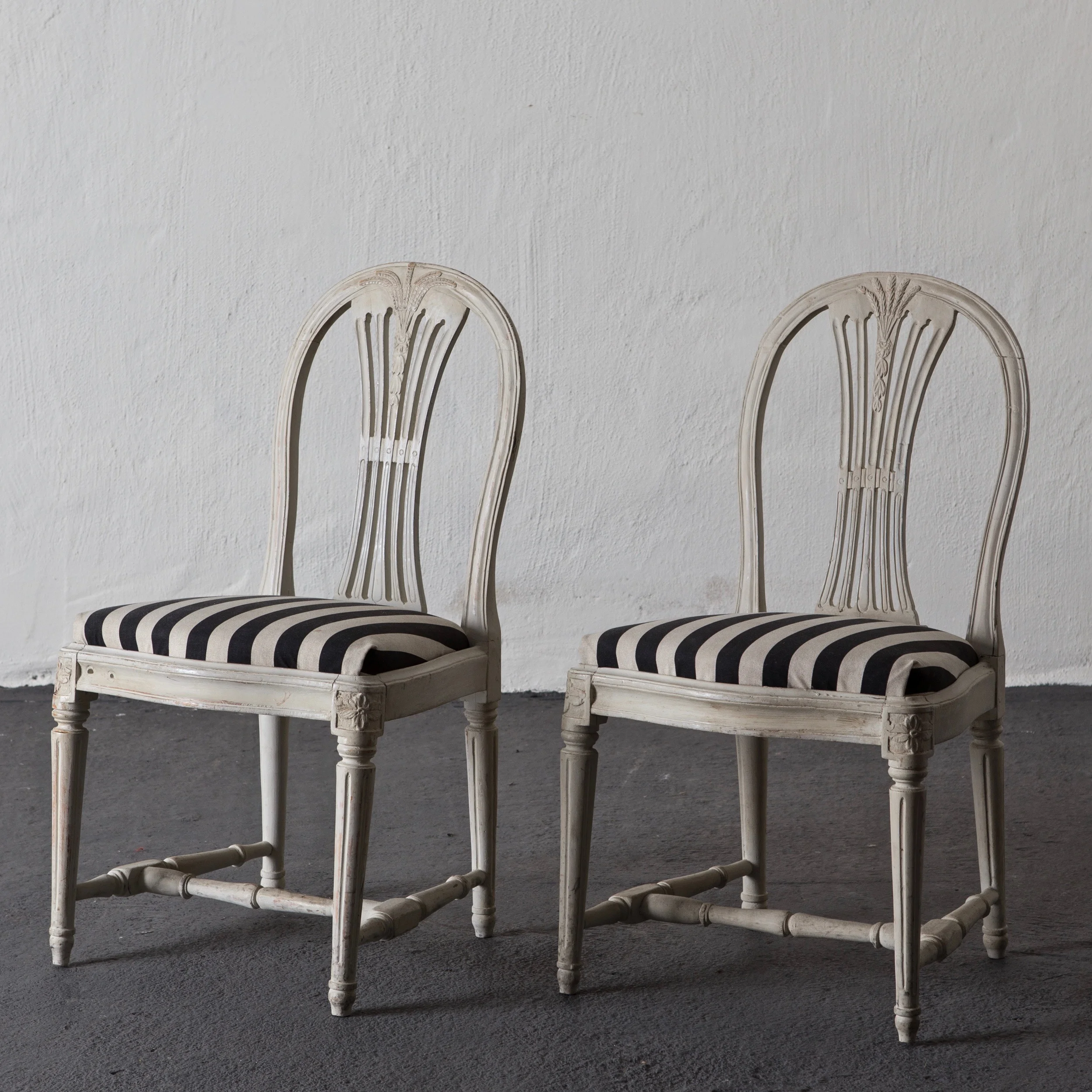 Chairs "Ax-Model" Swedish Gustavian White 