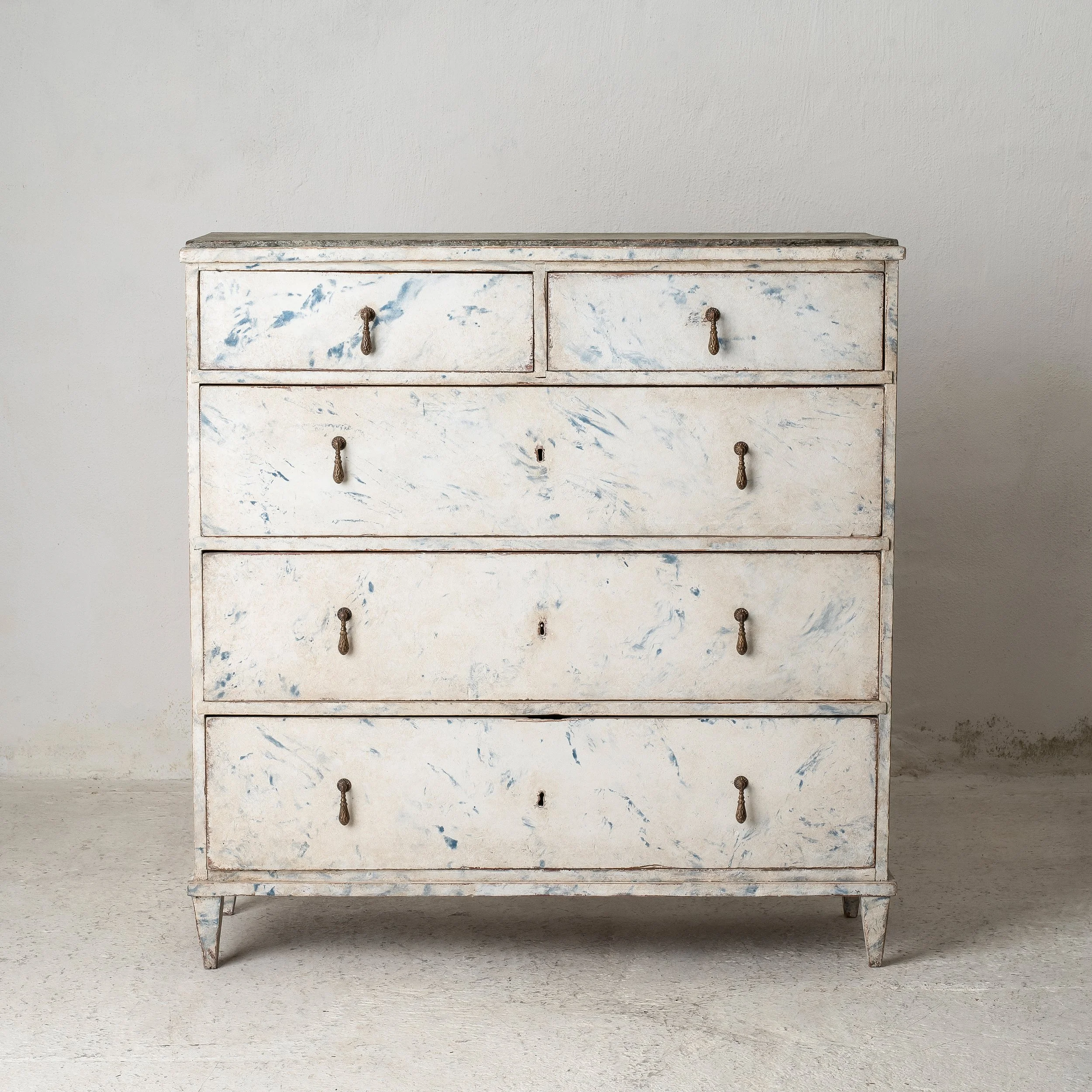 CHEST OF DRAWERS GUSTAVIAN PERIOD SWEDEN