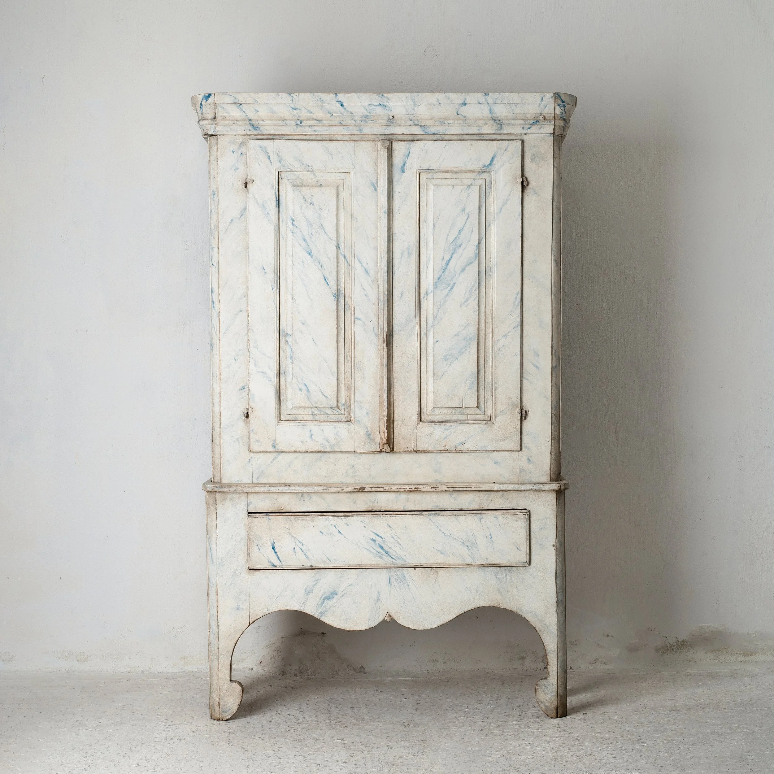 CABINET EARLY 19th CENTURY SWEDEN