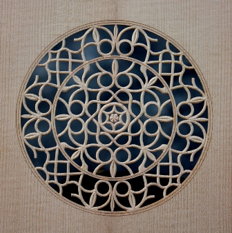Lute Rose "H"