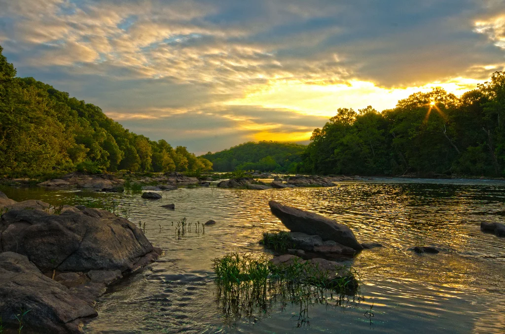 The Rappahannock River at sunset. (CC 2.0 ( source ))