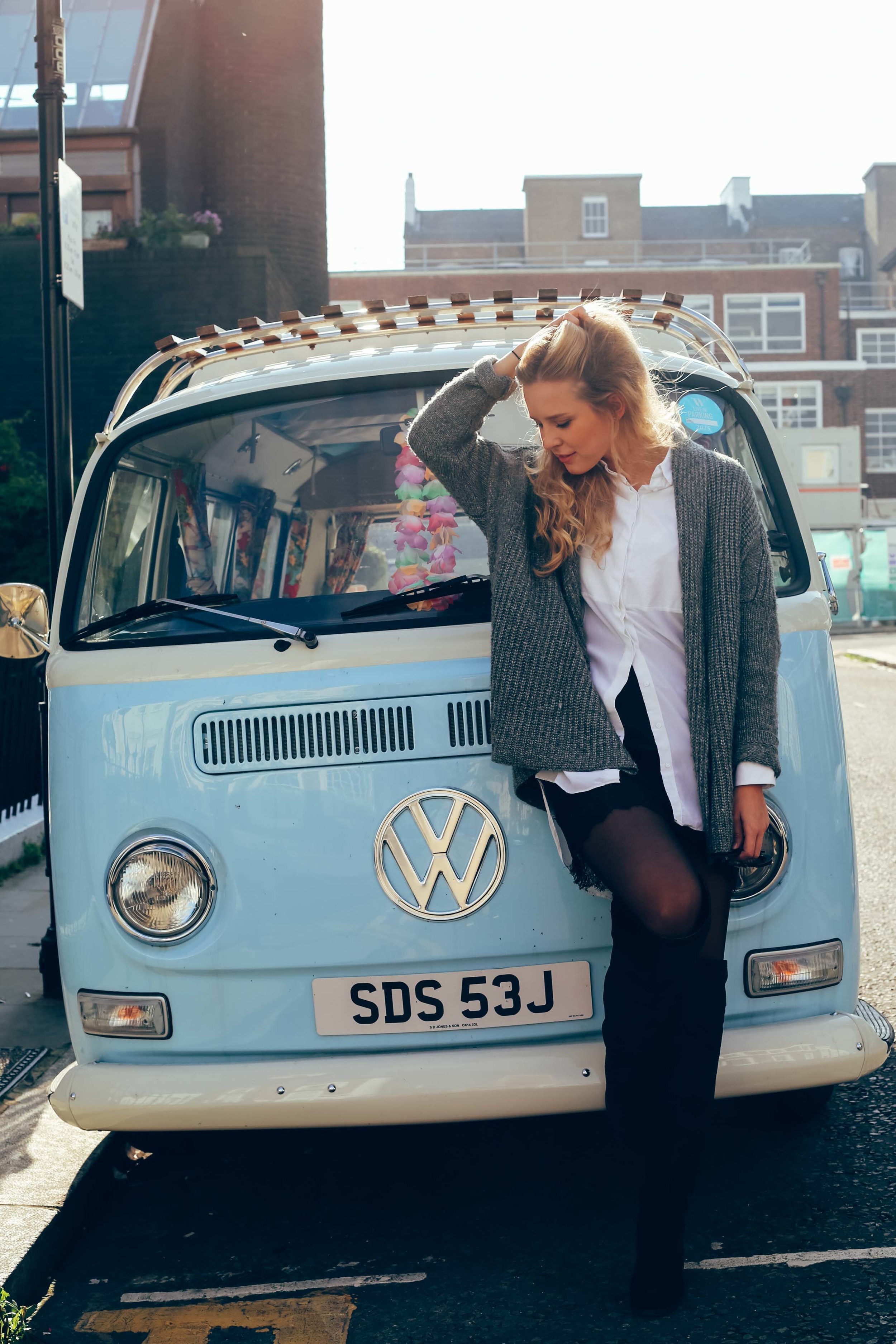 Notting Hill Photoshoot. Blue Caravan.
