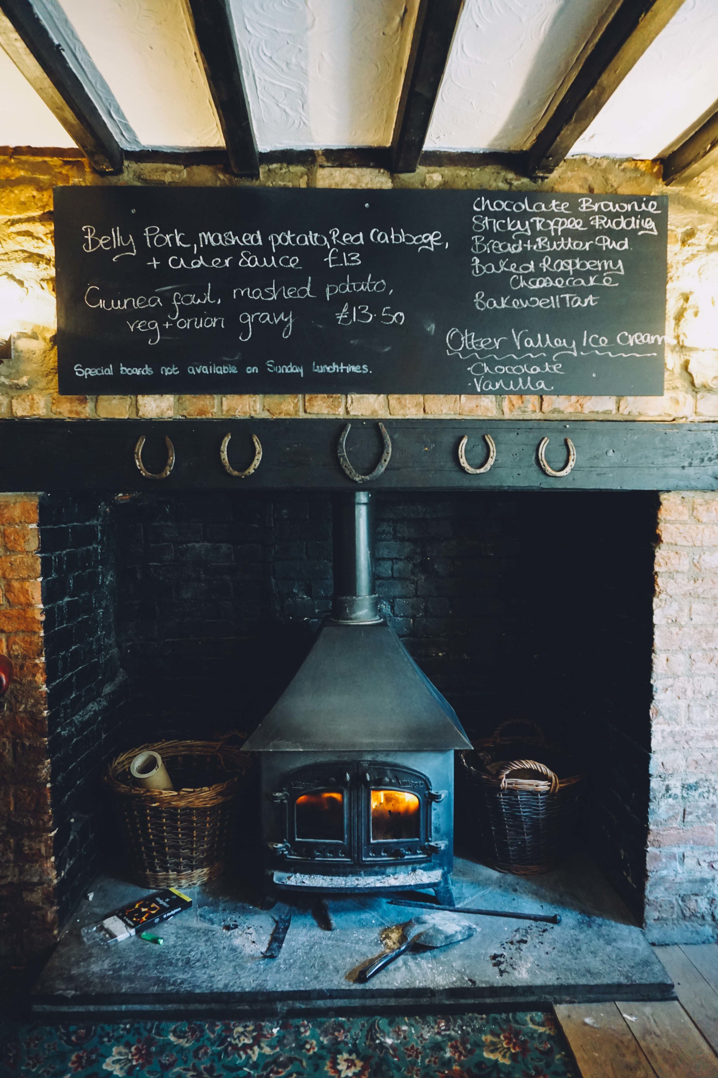 English pubs, Open fireplace.