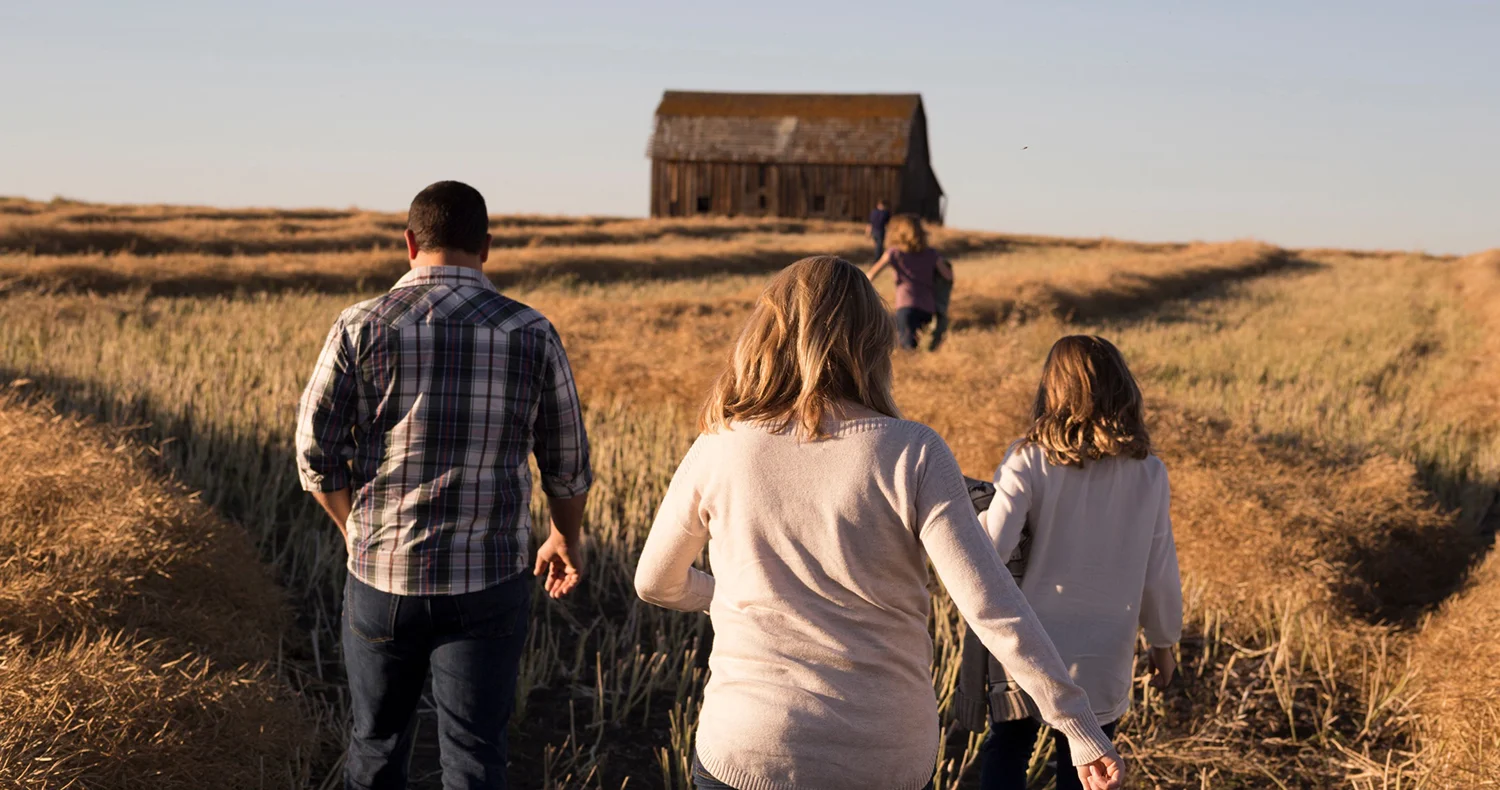 family-walking_WEB1500.jpg