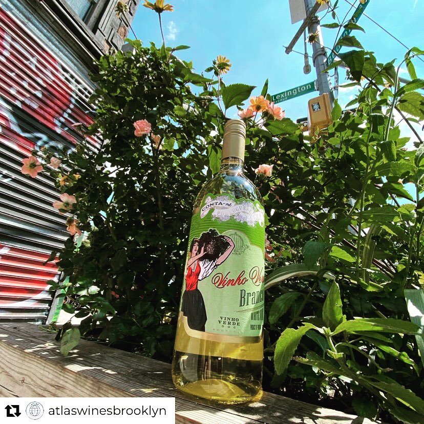 Our new loureiro is desperately needed ❤️ Repost from @atlaswinesbrooklyn
&bull;
How to beat the heat on a 100+ heat index day.

Conta-me Portuguese Tales: 100% Loureiro - Vinho Verde in a liter bottle!

#vinhoverde #portuguesewine #brooklyn #bedstuy