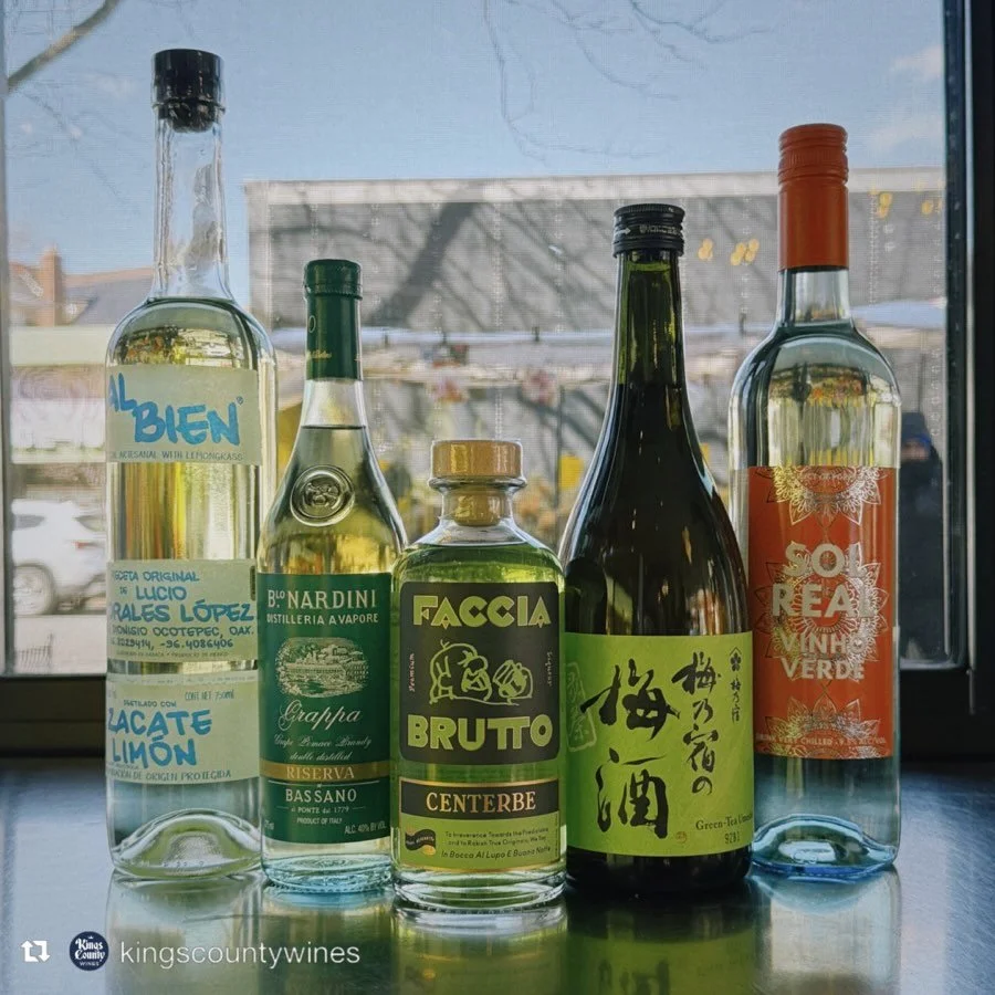 💚💚 Repost from @kingscountywines
&bull;
Non-traditional green bevs to celebrate with☘️🇮🇪 #vinhoverde