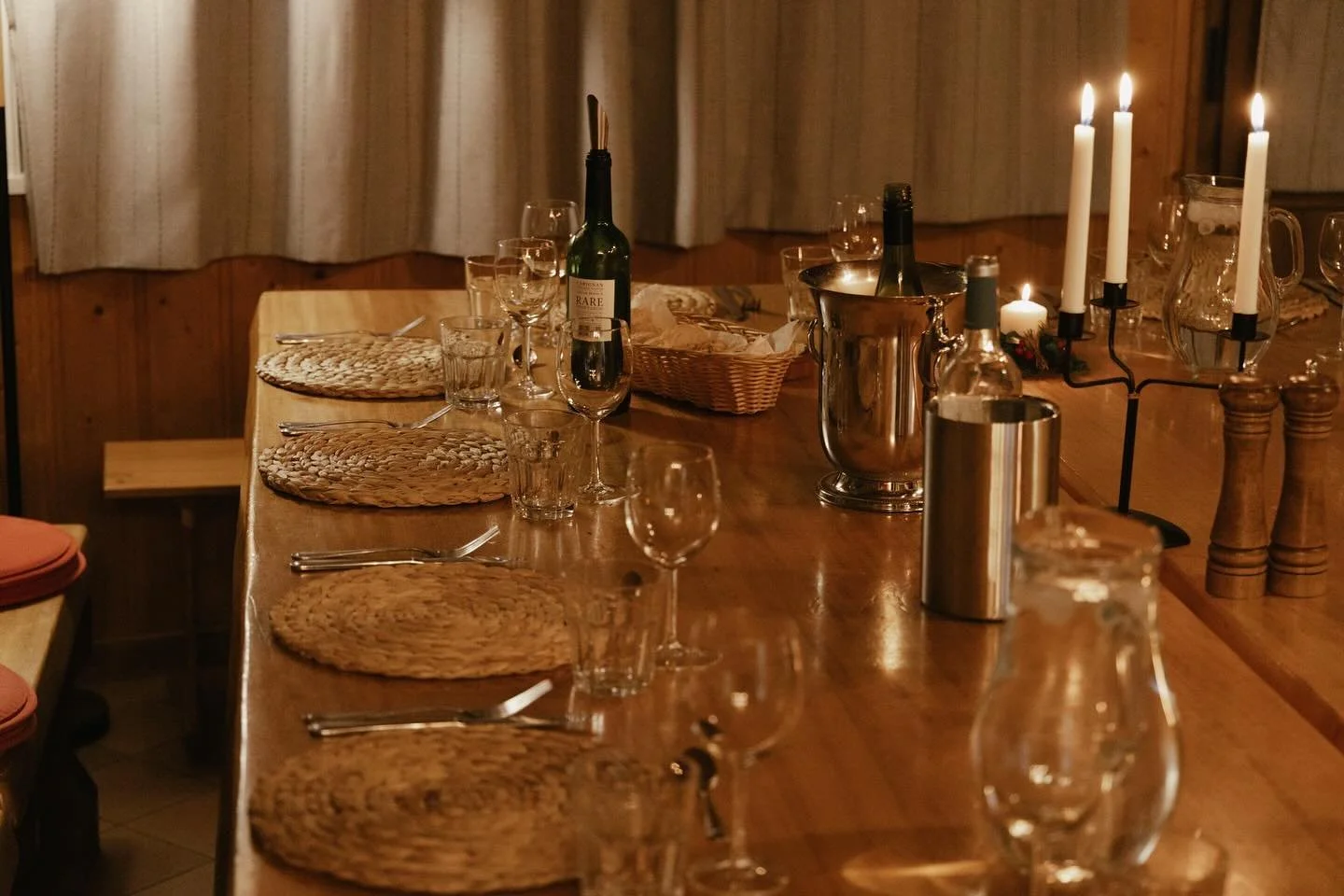 End-of-season April deal: Stay in our chalet for just &pound;395pp! Cozy rooms, stunning slopes, and the perfect alpine escape. ⛷️❄️

WHAT&rsquo;S INCLUDED:

- 7-night stay (all taxes included)
- Daily breakfast &amp; afternoon tea
- 5 x four-course 