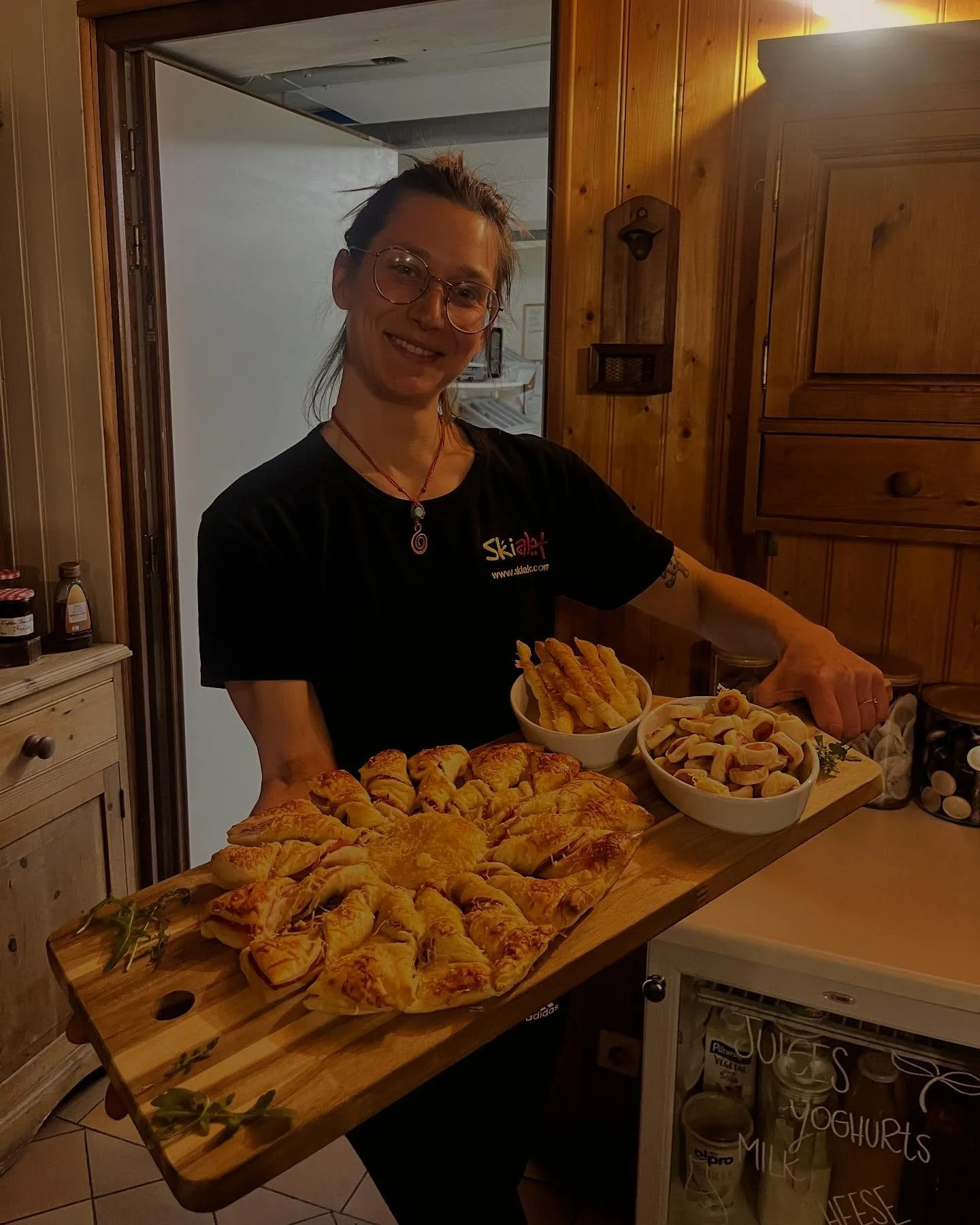 All food hand made with love by the wonderful Carola 👩&zwj;🍳

#ChaletCh&acirc;taigne #chaletholiday #skichalet #france #frenchalps #alpinebreak #chatel #portesdusoleil