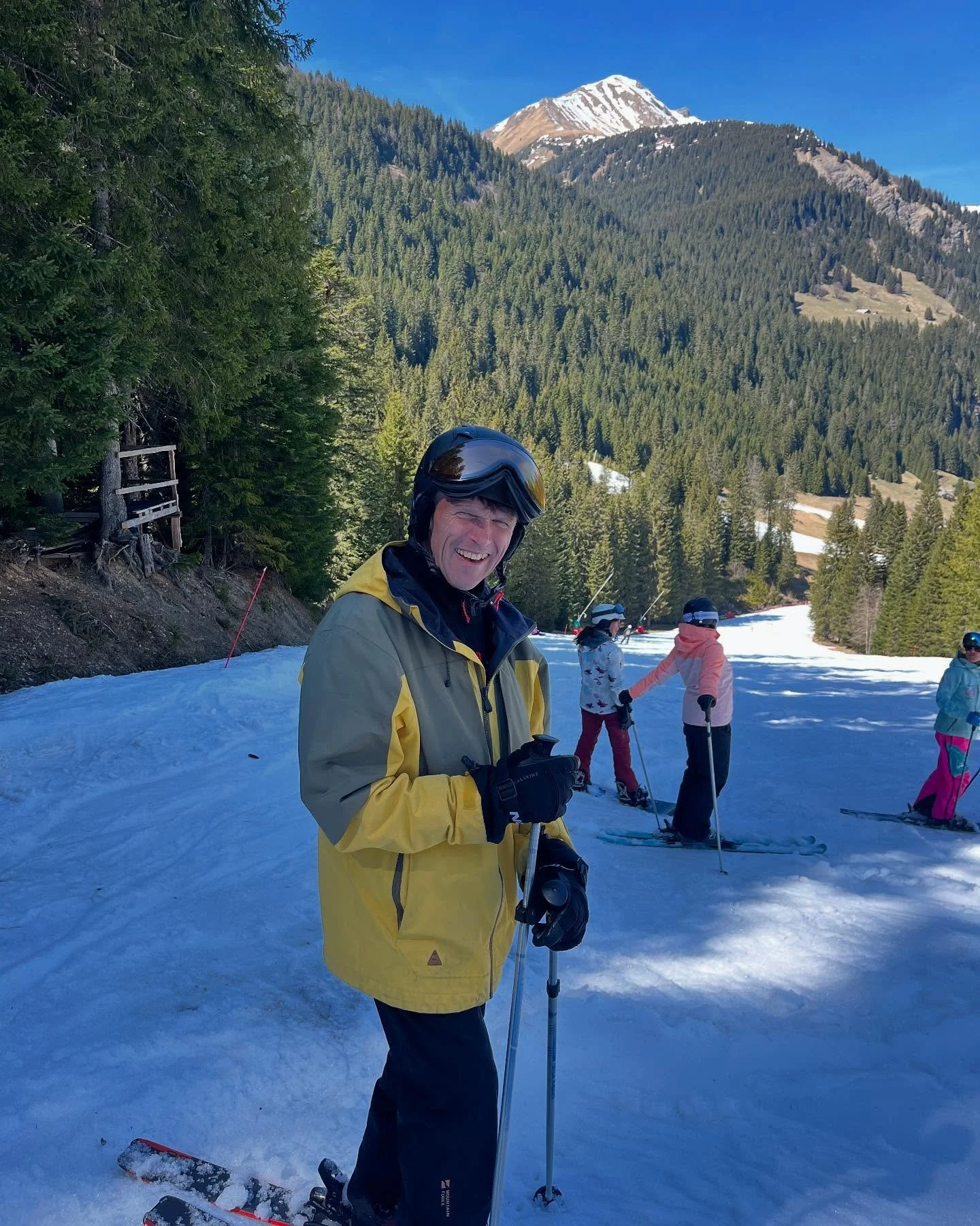 At Skialot we are toooo happy to see Stu back in the mountains 🫶🏽☀️

We&rsquo;re also taking a moment to share a message to help you save some pennies!

🚨 If you&rsquo;re thinking of skiing +1 week in the Portes du Soleil ski areas next winter&hel