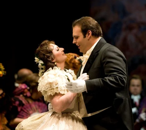 Seattle's La Traviata shows tradition can be beautiful