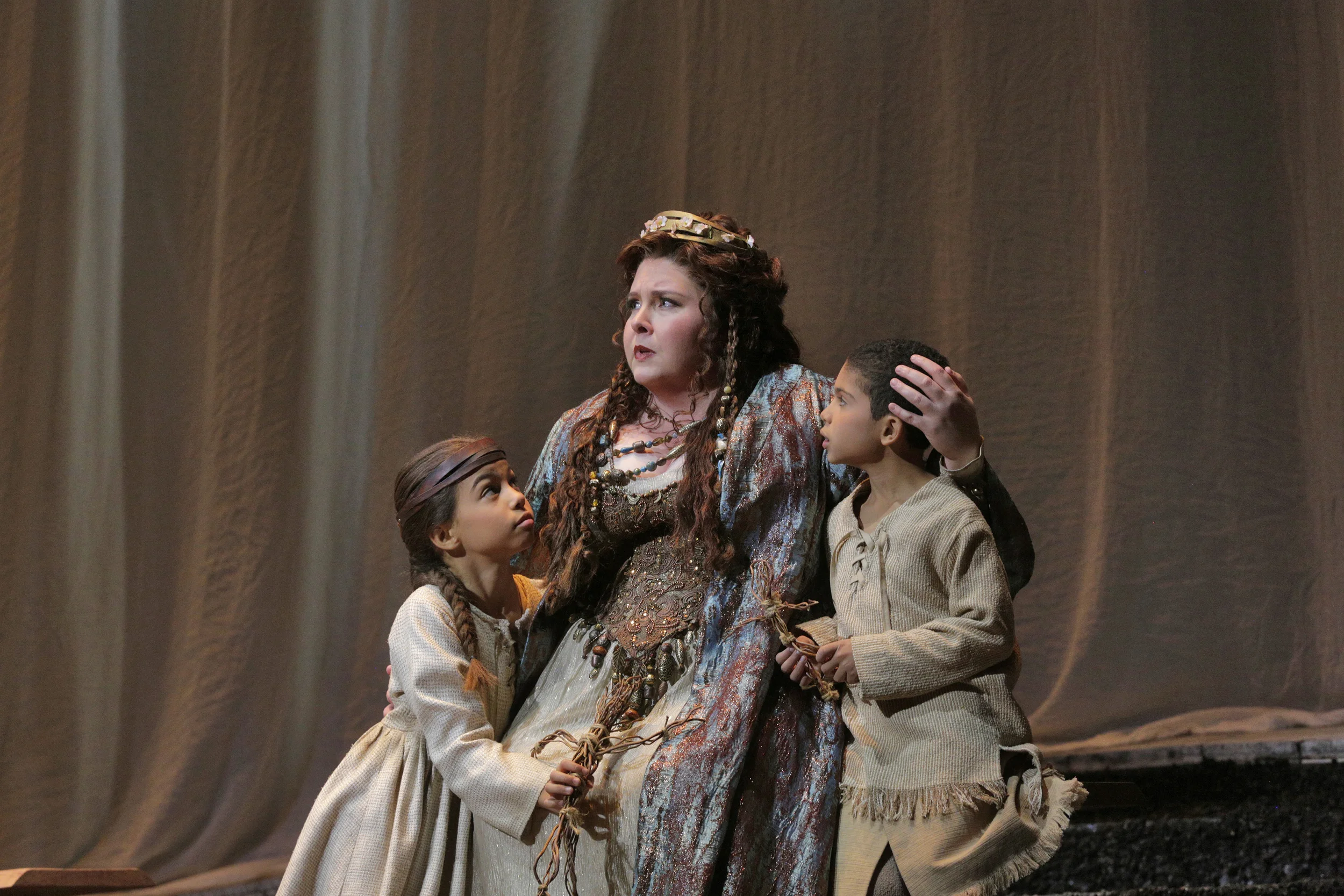 "Norma", Act 1