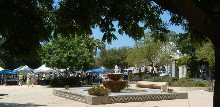 Arts & Crafts Fair in Ojai's Libbey Park