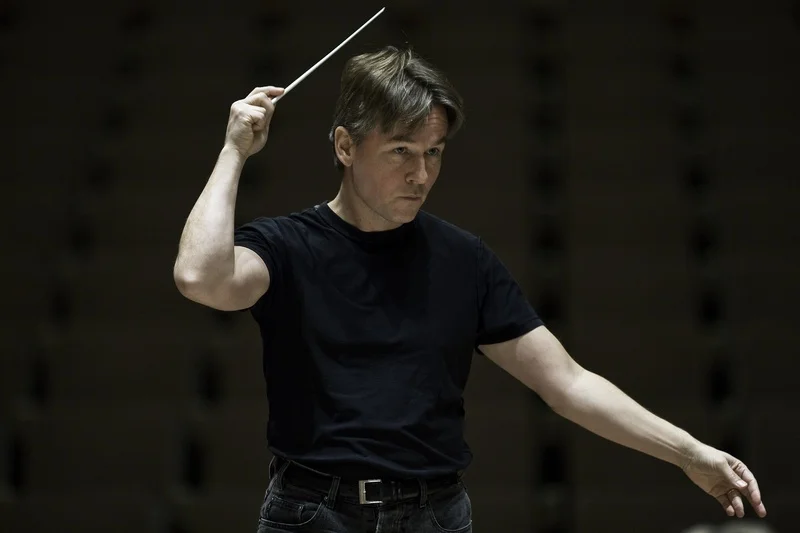 A Cool Head Prevails in Salonen's Beethoven and Mahler